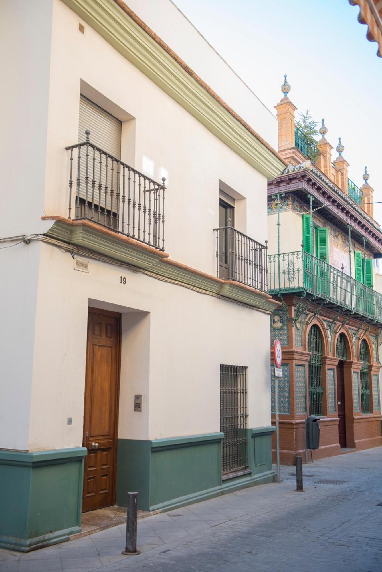 Apartamentos Luxury Puente De Triana Seville Exterior photo