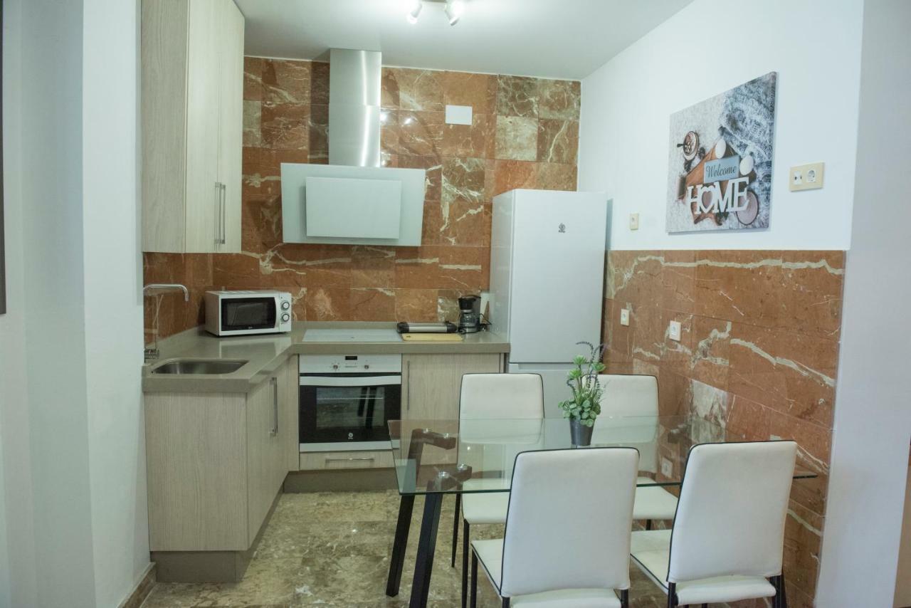 Apartamentos Luxury Puente De Triana Seville Exterior photo