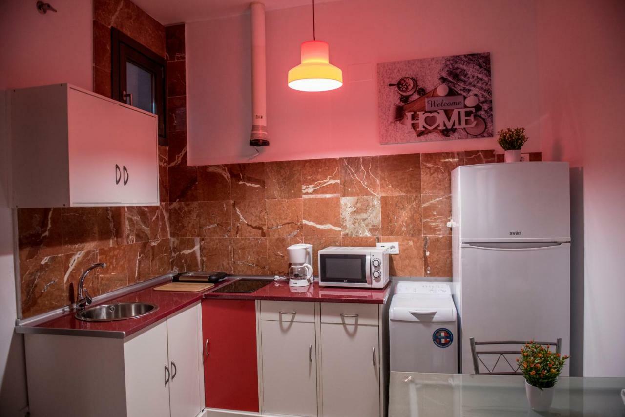Apartamentos Luxury Puente De Triana Seville Exterior photo