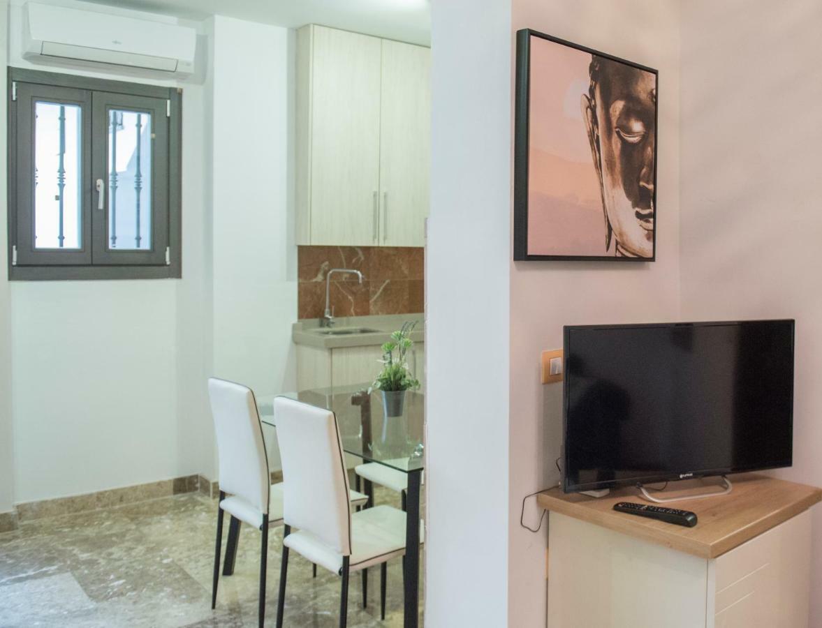 Apartamentos Luxury Puente De Triana Seville Exterior photo